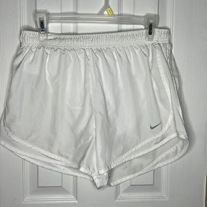 NIKE SHORTS | SIZE : LARGE